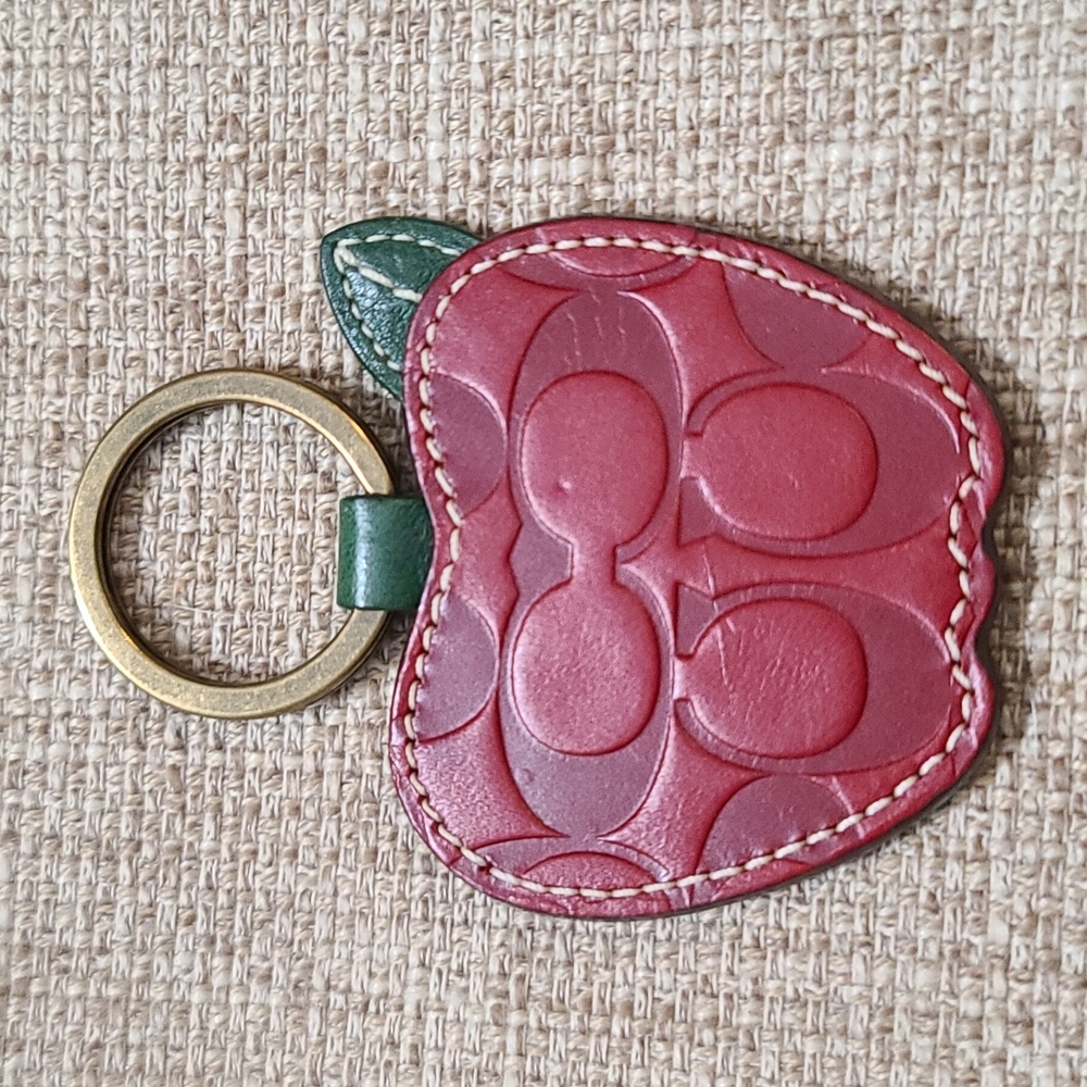 Coach Keychain Apple 🍎
